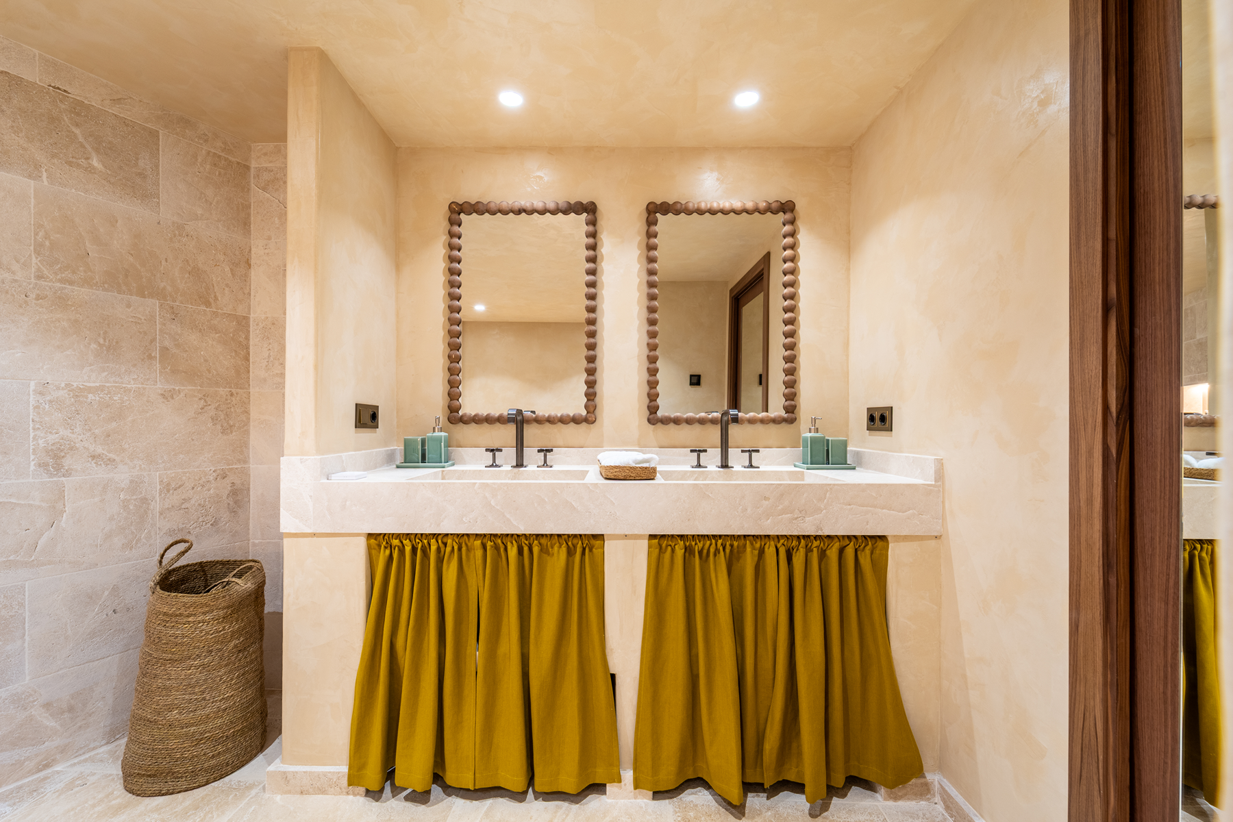  Artisan Masterpiece in an Exclusive Golden Mile Community - 物件實景