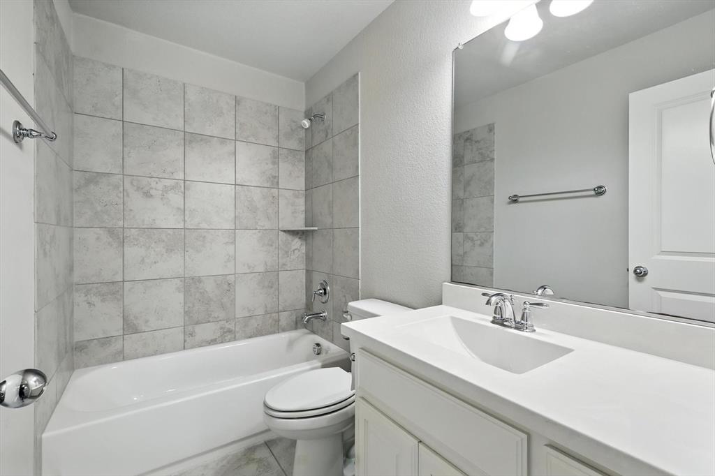 Little Elm, Texas, 75068, United States, 4 Bedrooms Bedrooms, ,5 BathroomsBathrooms,Residential,For Sale,2030364