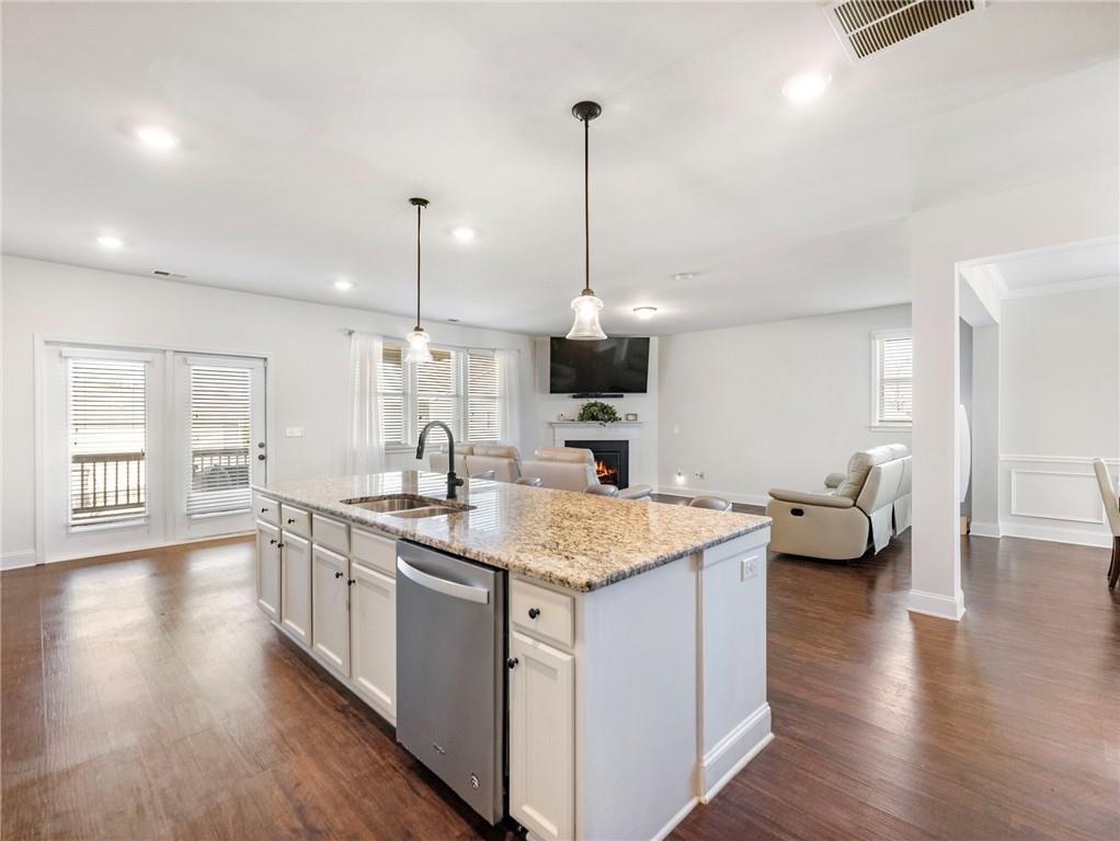 Cumming, Georgia, 30028, United States, 5 Bedrooms Bedrooms, ,4 BathroomsBathrooms,Residential,For Sale,2010449