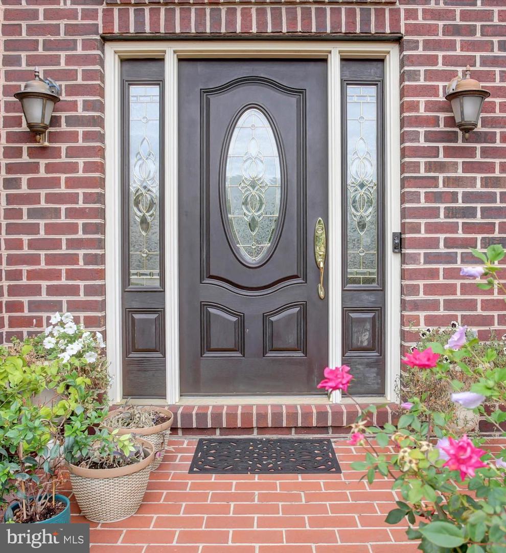 Chambersburg, Pennsylvania, 17202, United States, 5 Bedrooms Bedrooms, ,6 BathroomsBathrooms,Residential,For Sale,1989609