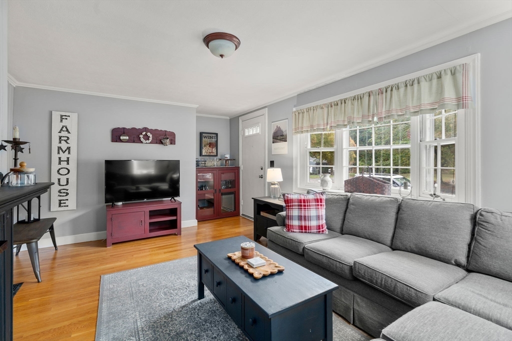 Medway, Massachusetts, 02053, United States, 4 Bedrooms Bedrooms, ,2 BathroomsBathrooms,Residential,For Sale,1975868