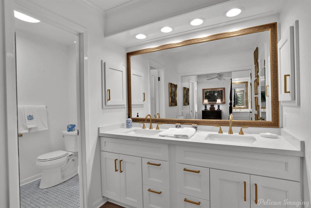Shreveport, Louisiana, 71106, United States, 5 Bedrooms Bedrooms, ,3 BathroomsBathrooms,Residential,For Sale,1804605