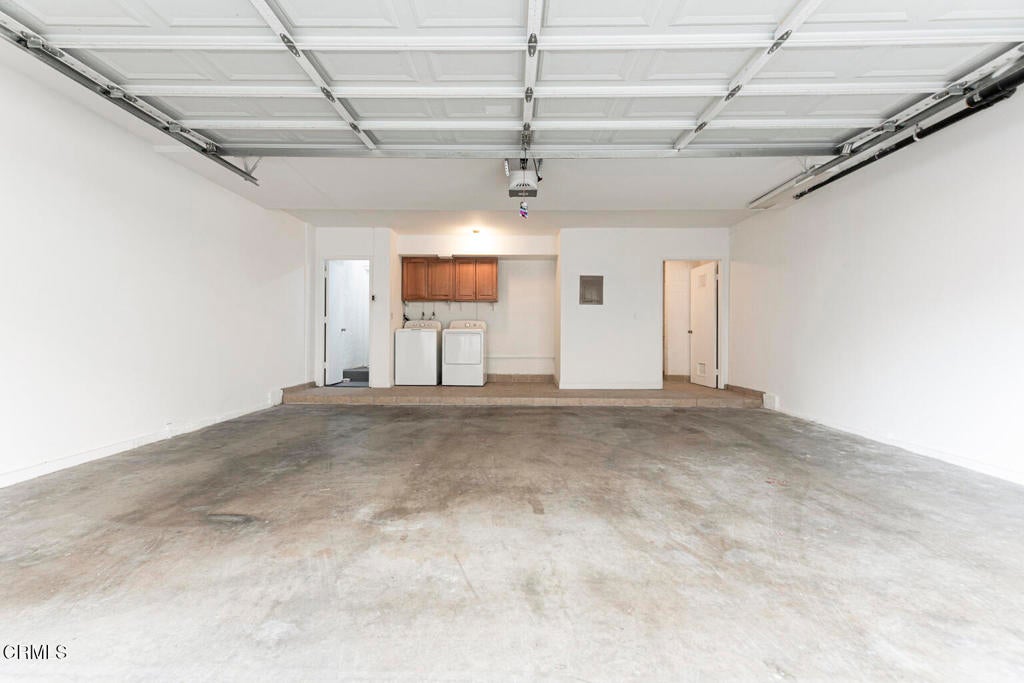 Glendale, California, 91205, United States, 3 Bedrooms Bedrooms, ,2 BathroomsBathrooms,Residential,For Sale,1938623