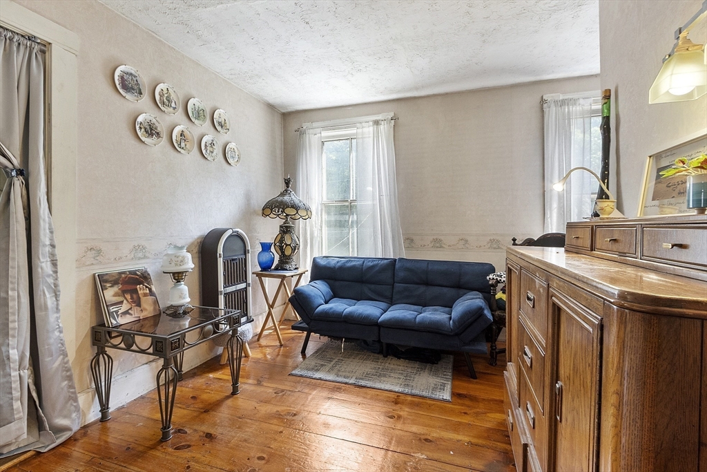 Templeton, Massachusetts, 01468, United States, 3 Bedrooms Bedrooms, ,2 BathroomsBathrooms,Residential,For Sale,1917610
