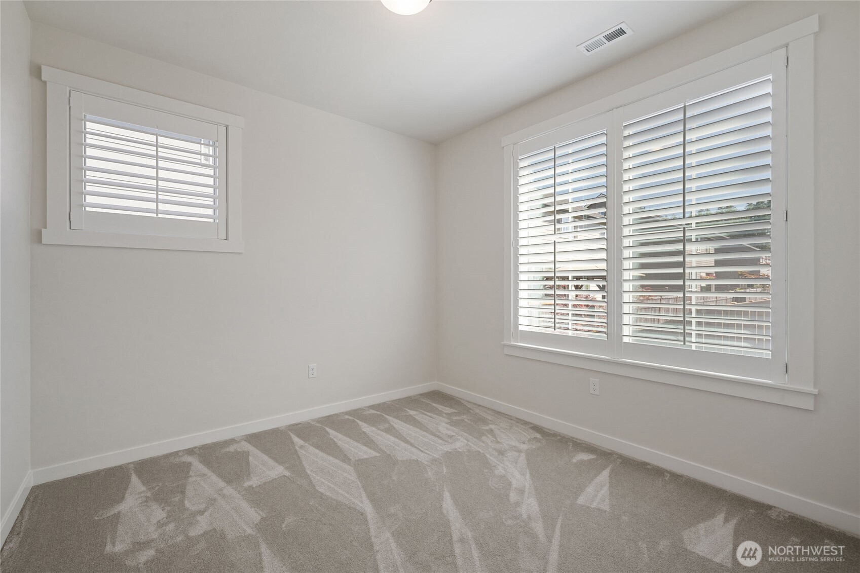 Puyallup, Washington, 98373, United States, 5 Bedrooms Bedrooms, ,2 BathroomsBathrooms,Residential,For Sale,1901198