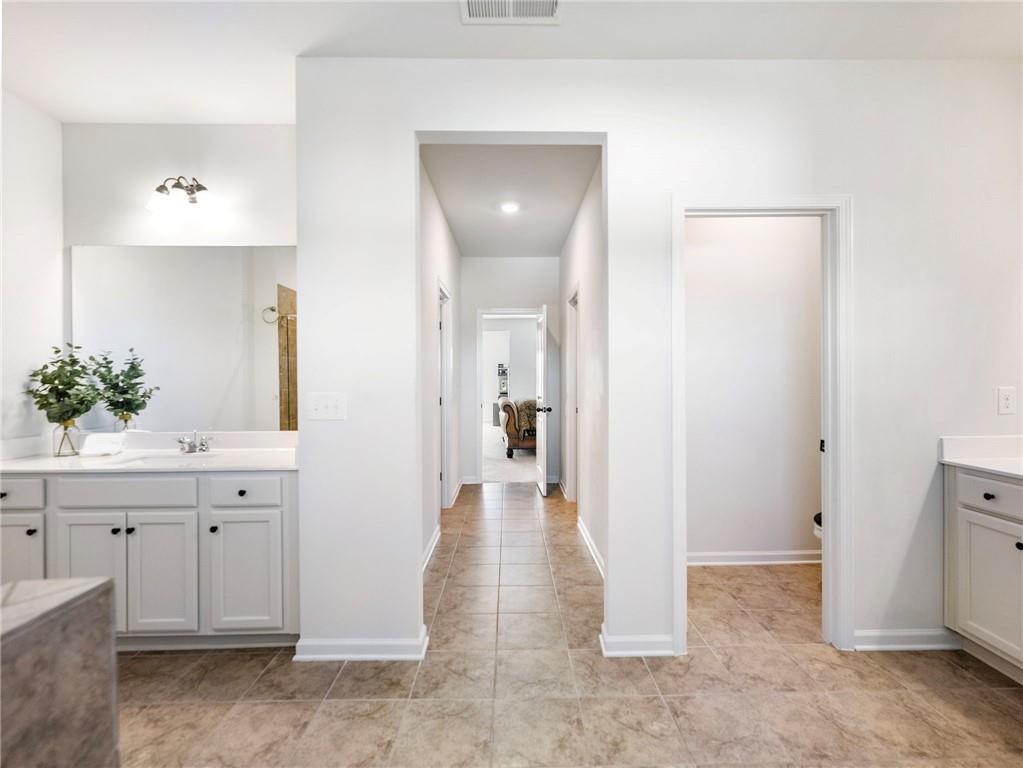 Cumming, Georgia, 30028, United States, 5 Bedrooms Bedrooms, ,4 BathroomsBathrooms,Residential,For Sale,2010449