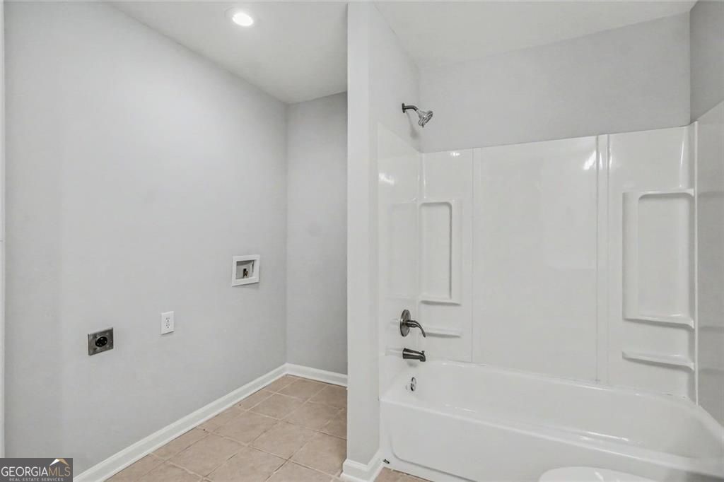 Flowery Branch, Georgia, 30542, United States, 6 Bedrooms Bedrooms, ,5 BathroomsBathrooms,Residential,For Sale,2043062