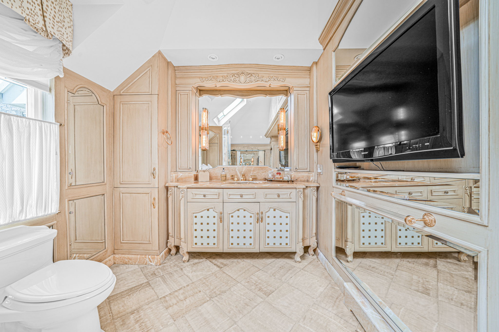 Montville, New Jersey, 07045, United States, 4 Bedrooms Bedrooms, ,5 BathroomsBathrooms,Residential,For Sale,1973706