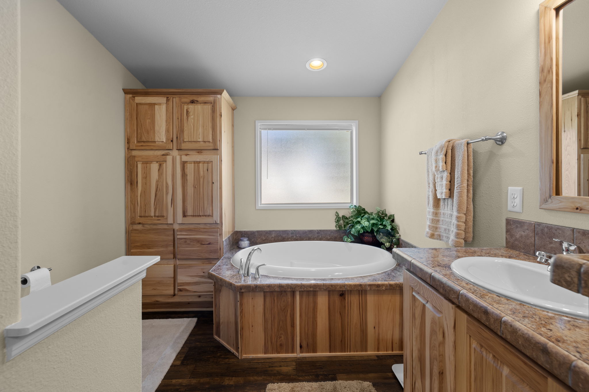 Cloverdale, Oregon, 97135, United States, 2 Bedrooms Bedrooms, ,2 BathroomsBathrooms,Residential,For Sale,1983657