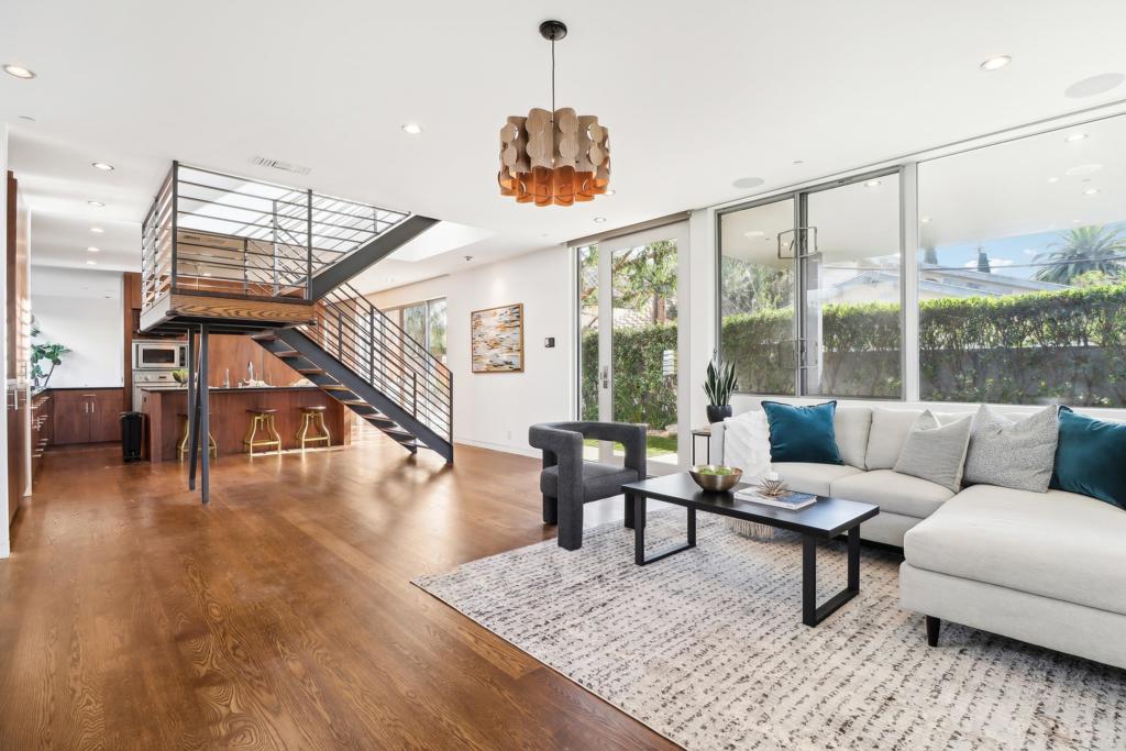 Venice, California, 90291, United States, 4 Bedrooms Bedrooms, ,4 BathroomsBathrooms,Residential,For Sale,1843493