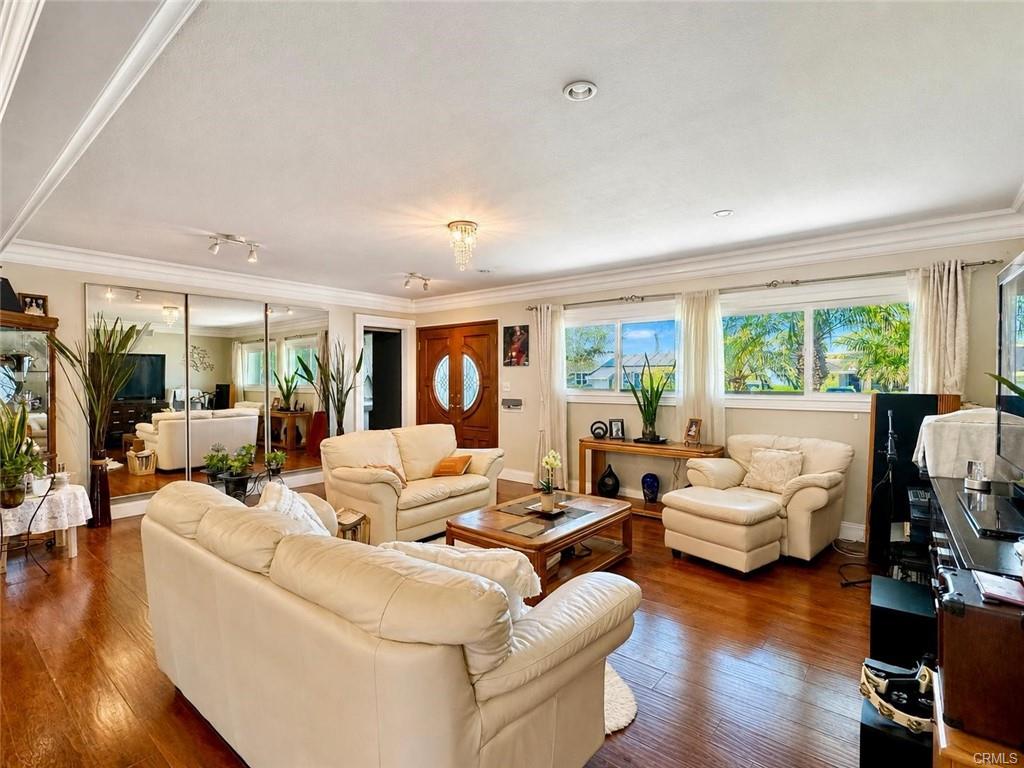 Anaheim, California, 92801, United States, 4 Bedrooms Bedrooms, ,Residential,For Sale,2049399