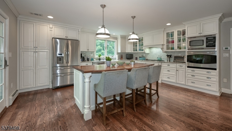 Kinnelon Boro, New Jersey, 07405, United States, 4 Bedrooms Bedrooms, ,5 BathroomsBathrooms,Residential,For Sale,1932382