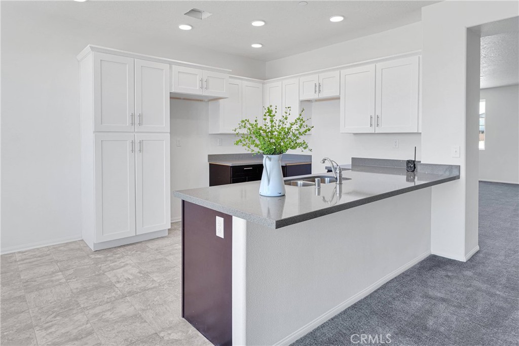Victorville, California, 92395, United States, 3 Bedrooms Bedrooms, ,2 BathroomsBathrooms,Residential,For Sale,1865788