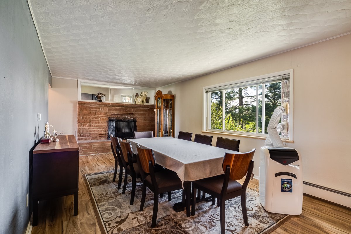 Cheyenne, Wyoming, 82009, United States, 3 Bedrooms Bedrooms, ,2 BathroomsBathrooms,Residential,For Sale,1976817