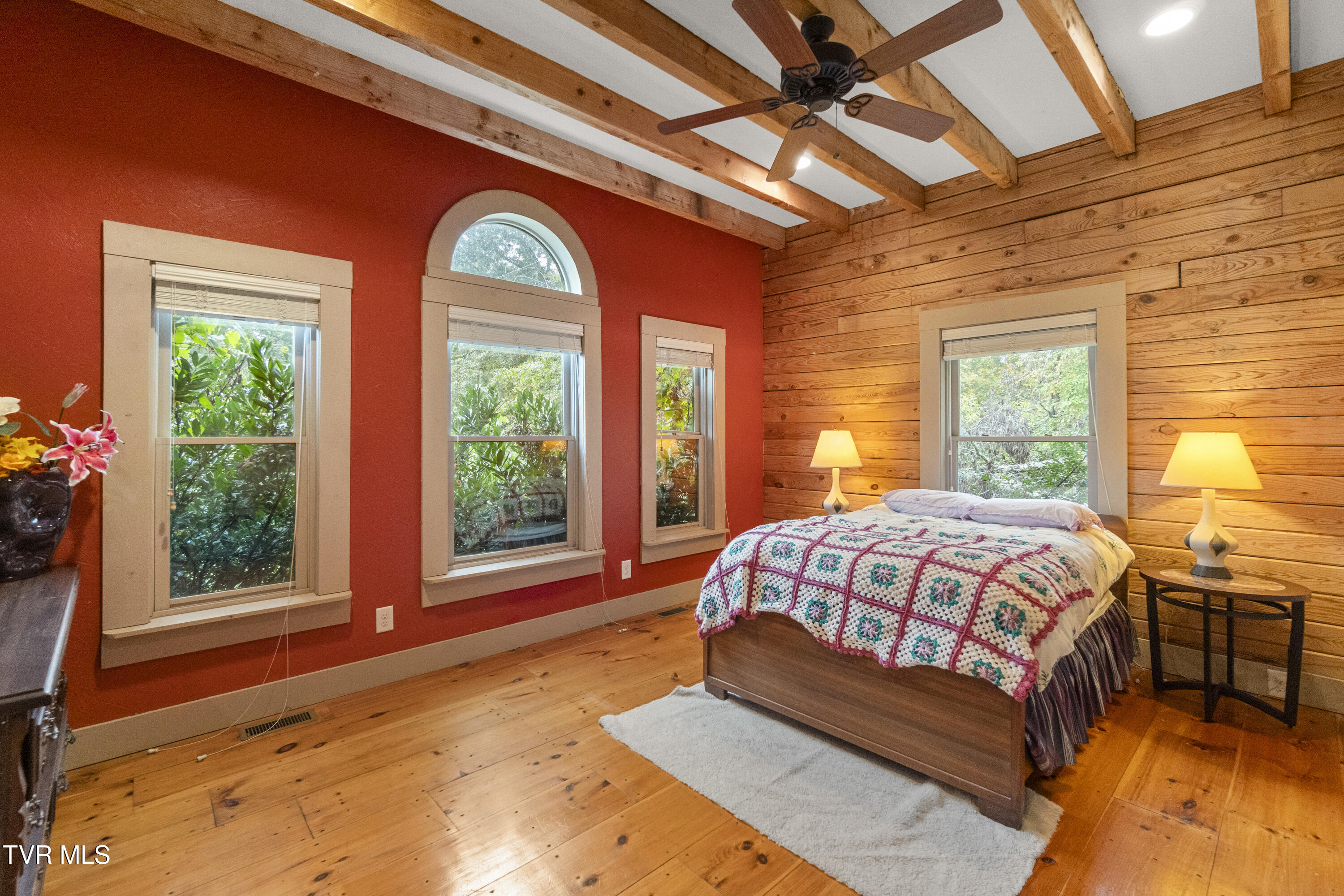 Greeneville, Tennessee, 37745, United States, 5 Bedrooms Bedrooms, ,4 BathroomsBathrooms,Residential,For Sale,1981962