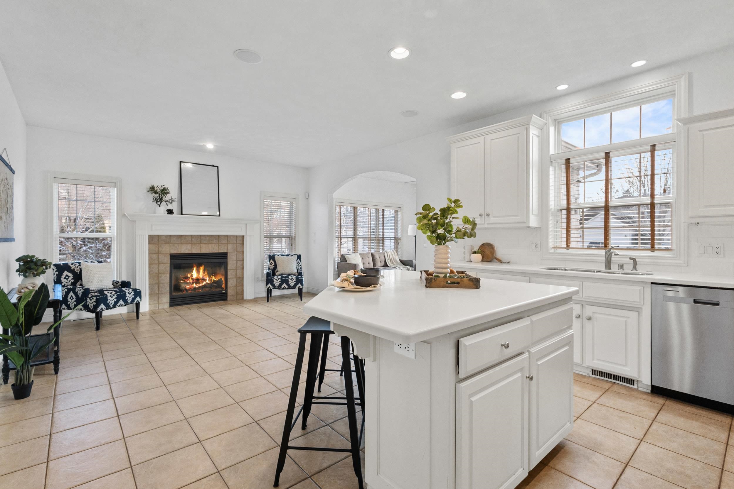 Neenah, Wisconsin, 54956, United States, 4 Bedrooms Bedrooms, ,4 BathroomsBathrooms,Residential,For Sale,2009694