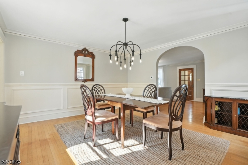 Maplewood Twp., New Jersey, 07040, United States, 4 Bedrooms Bedrooms, ,3 BathroomsBathrooms,Residential,For Sale,1940920