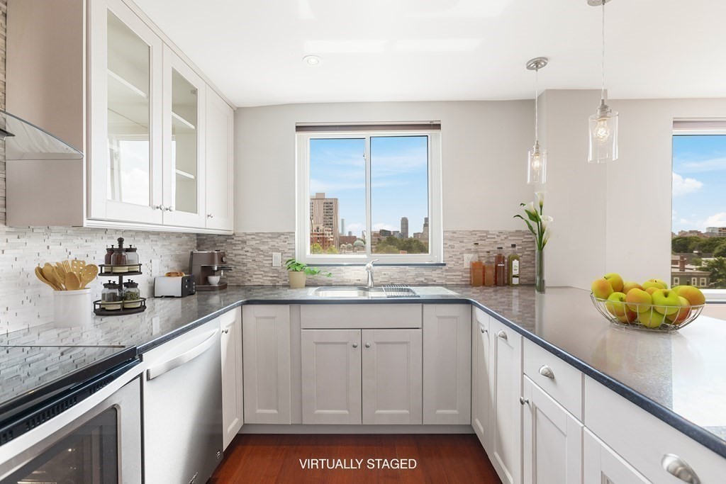 Cambridge, Massachusetts, 02139, United States, 2 Bedrooms Bedrooms, ,2 BathroomsBathrooms,Residential,For Sale,1939557