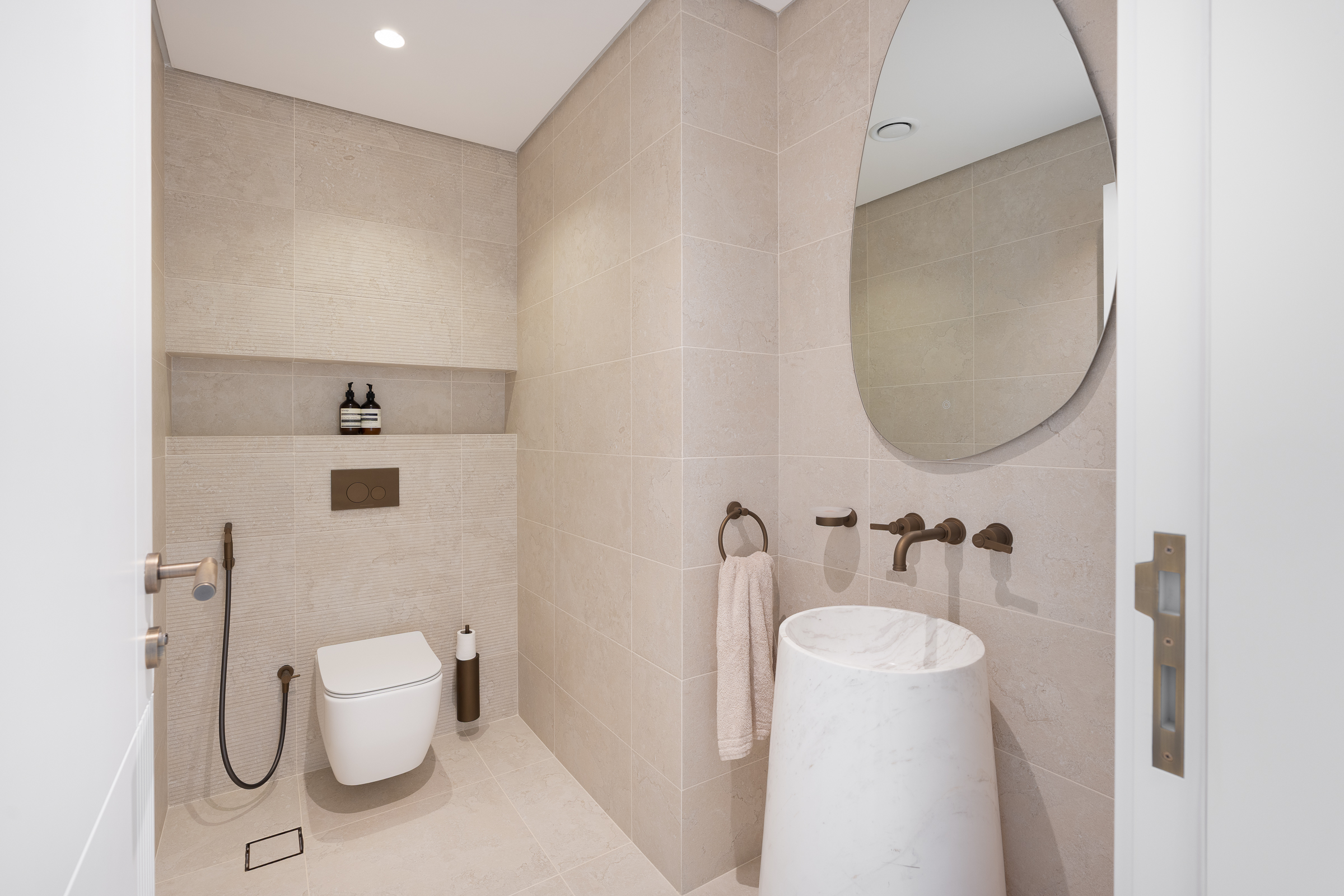  Spacious Fully Upgraded Villa in JGE - 物件實景