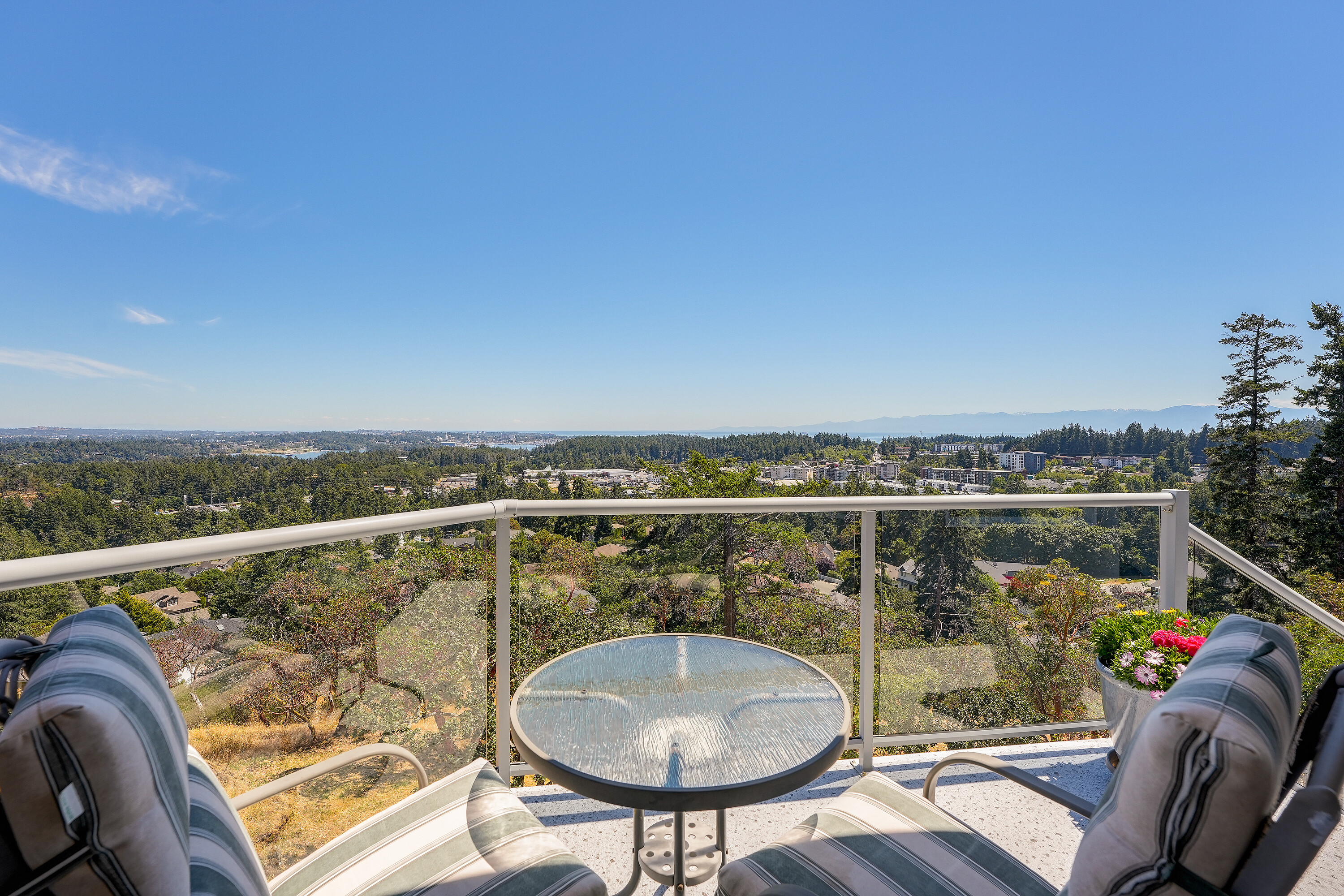  Custom Home in Crystal View - 物件實景