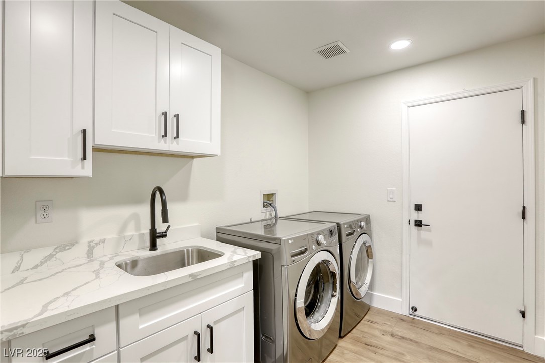 Las Vegas, Nevada, 89134, United States, 2 Bedrooms Bedrooms, ,1 BathroomBathrooms,Residential,For Sale,1999862