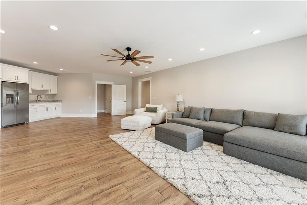 Murrayville, Georgia, 30564, United States, 4 Bedrooms Bedrooms, ,5 BathroomsBathrooms,Residential,For Sale,2039940