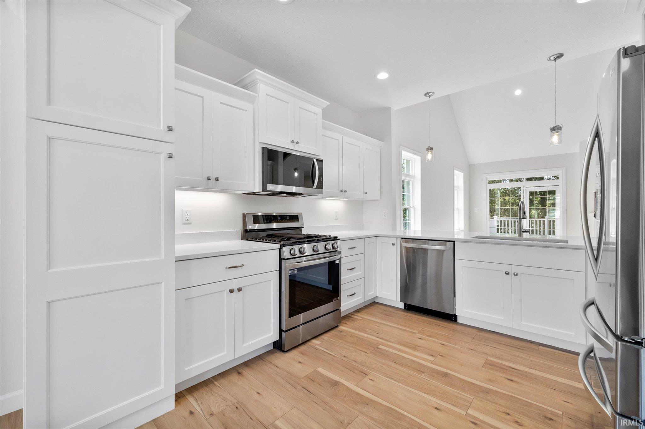 Bloomington, Indiana, 47401, United States, 3 Bedrooms Bedrooms, ,3 BathroomsBathrooms,Residential,For Sale,1977138