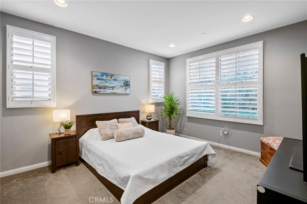 Irvine, California, 92618, United States, 2 Bedrooms Bedrooms, ,2 BathroomsBathrooms,Residential,For Sale,1987826