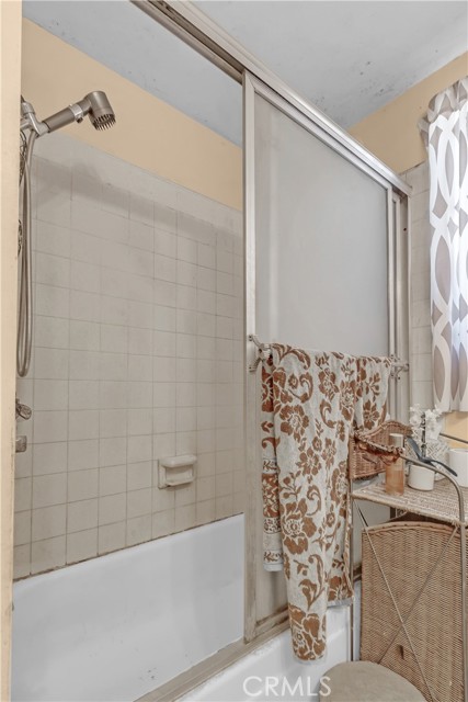 South Gate, California, 90280, United States, 4 Bedrooms Bedrooms, ,3 BathroomsBathrooms,Residential,For Sale,1937337