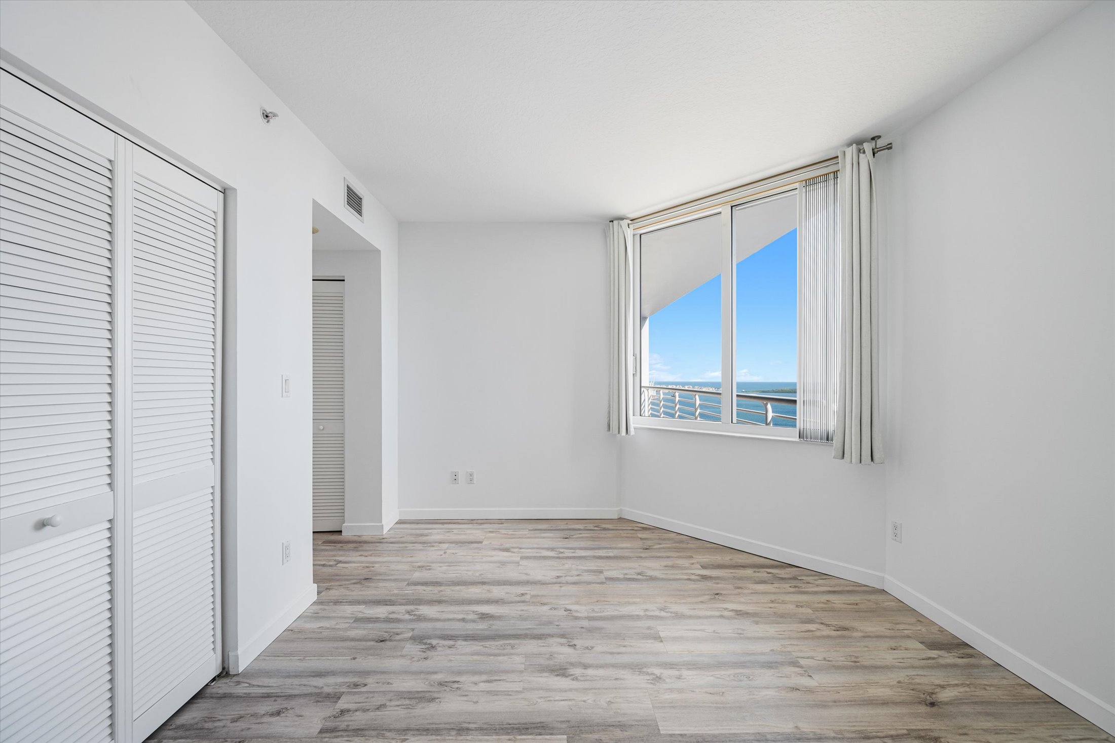  325 S Biscayne Blvd, Miami, FL, 33131 - 物件實景