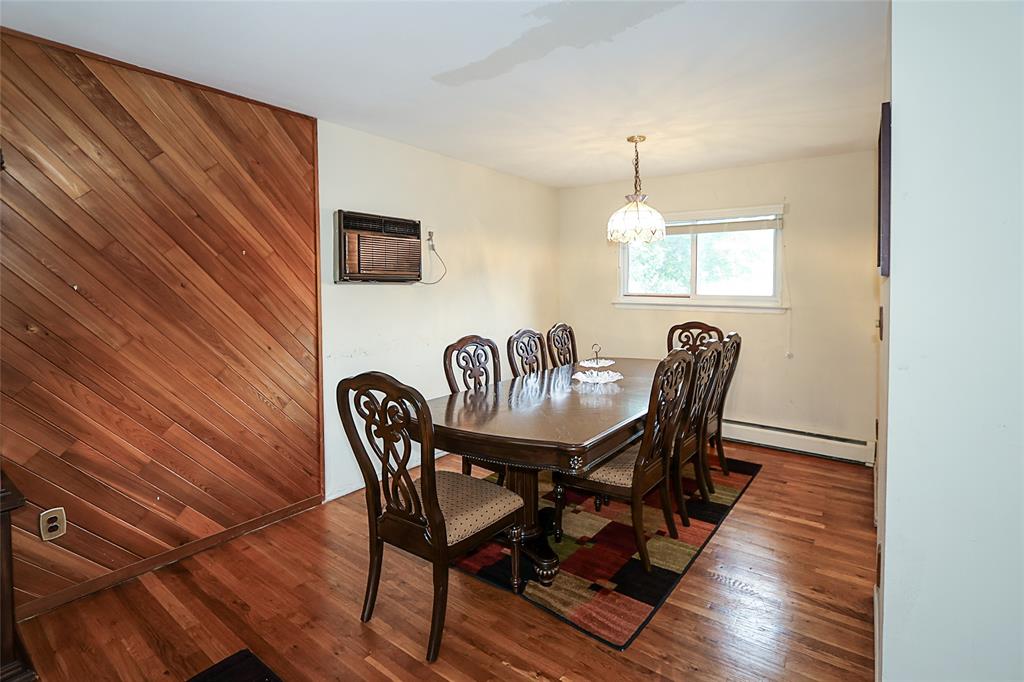 Holbrook, New York, 11741, United States, 4 Bedrooms Bedrooms, ,2 BathroomsBathrooms,Residential,For Sale,1973717