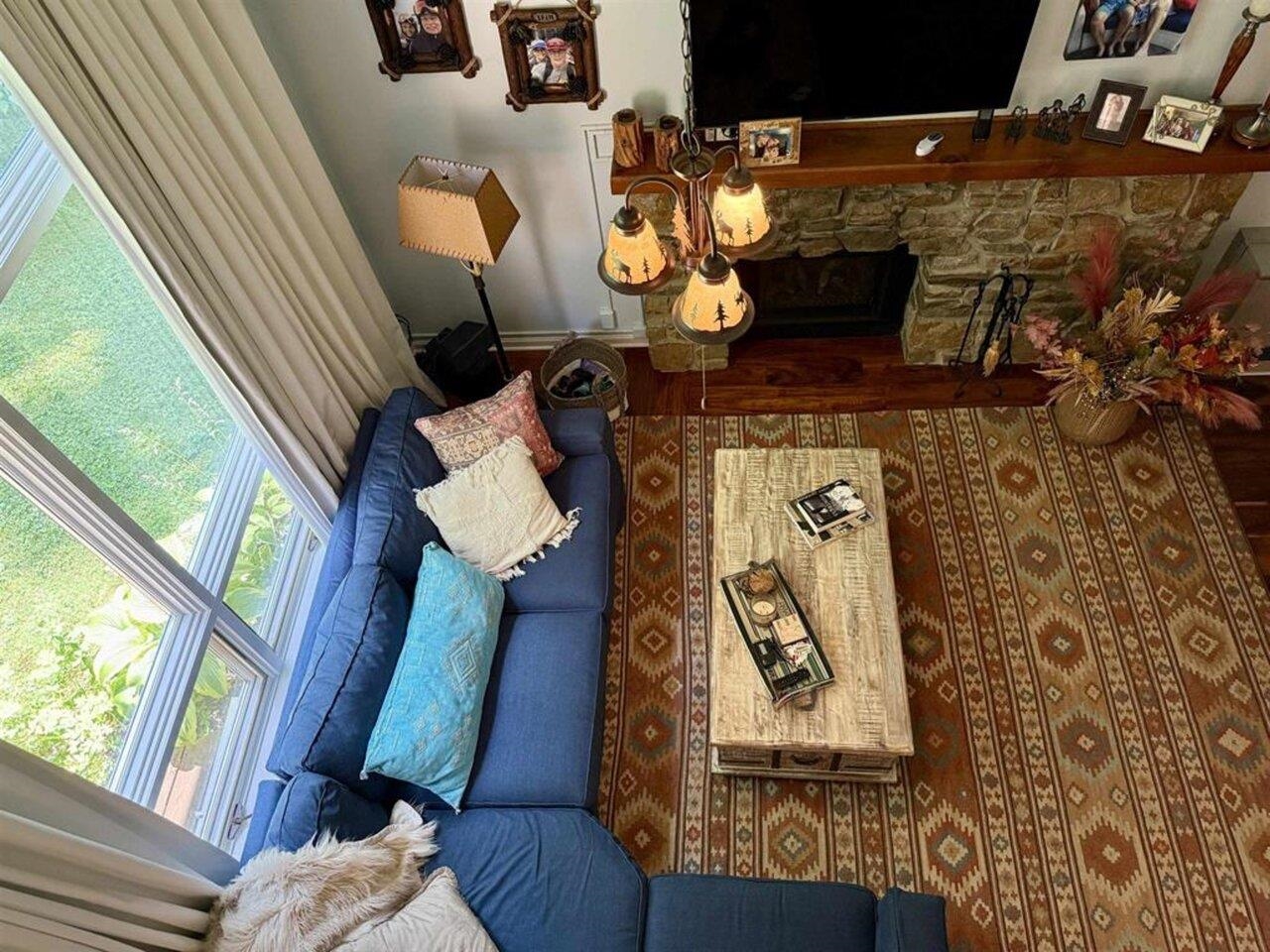 Warren, Vermont, 05674, United States, 3 Bedrooms Bedrooms, ,2 BathroomsBathrooms,Residential,For Sale,2001814