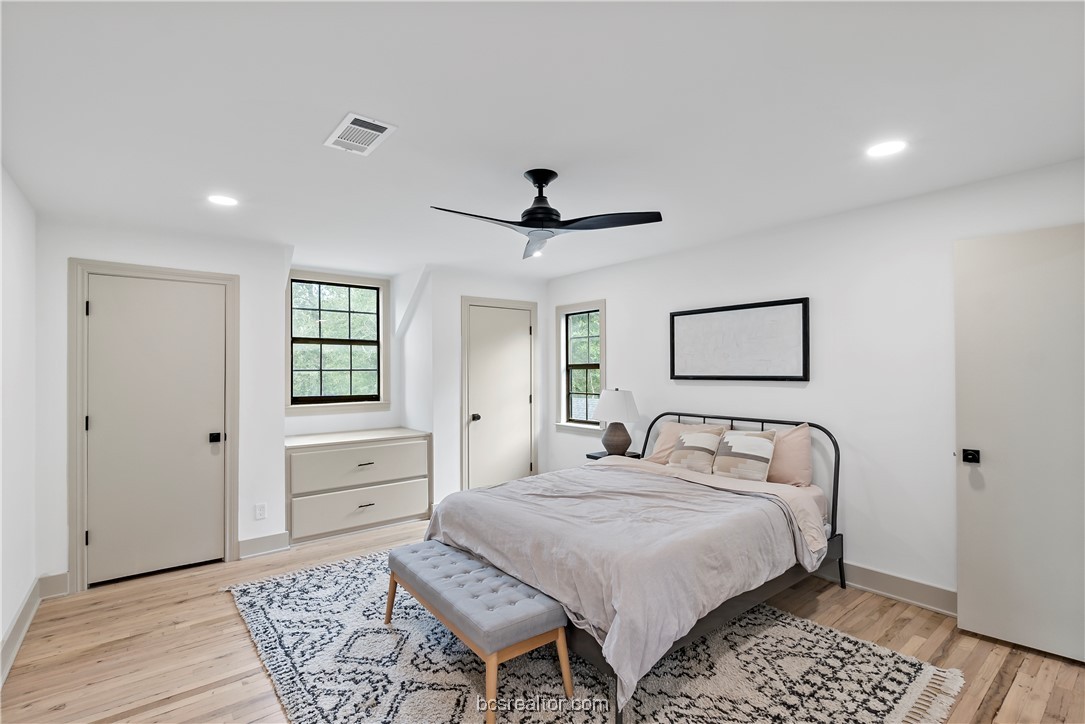 College Station, Texas, 77845, United States, 4 Bedrooms Bedrooms, ,5 BathroomsBathrooms,Residential,For Sale,1932091