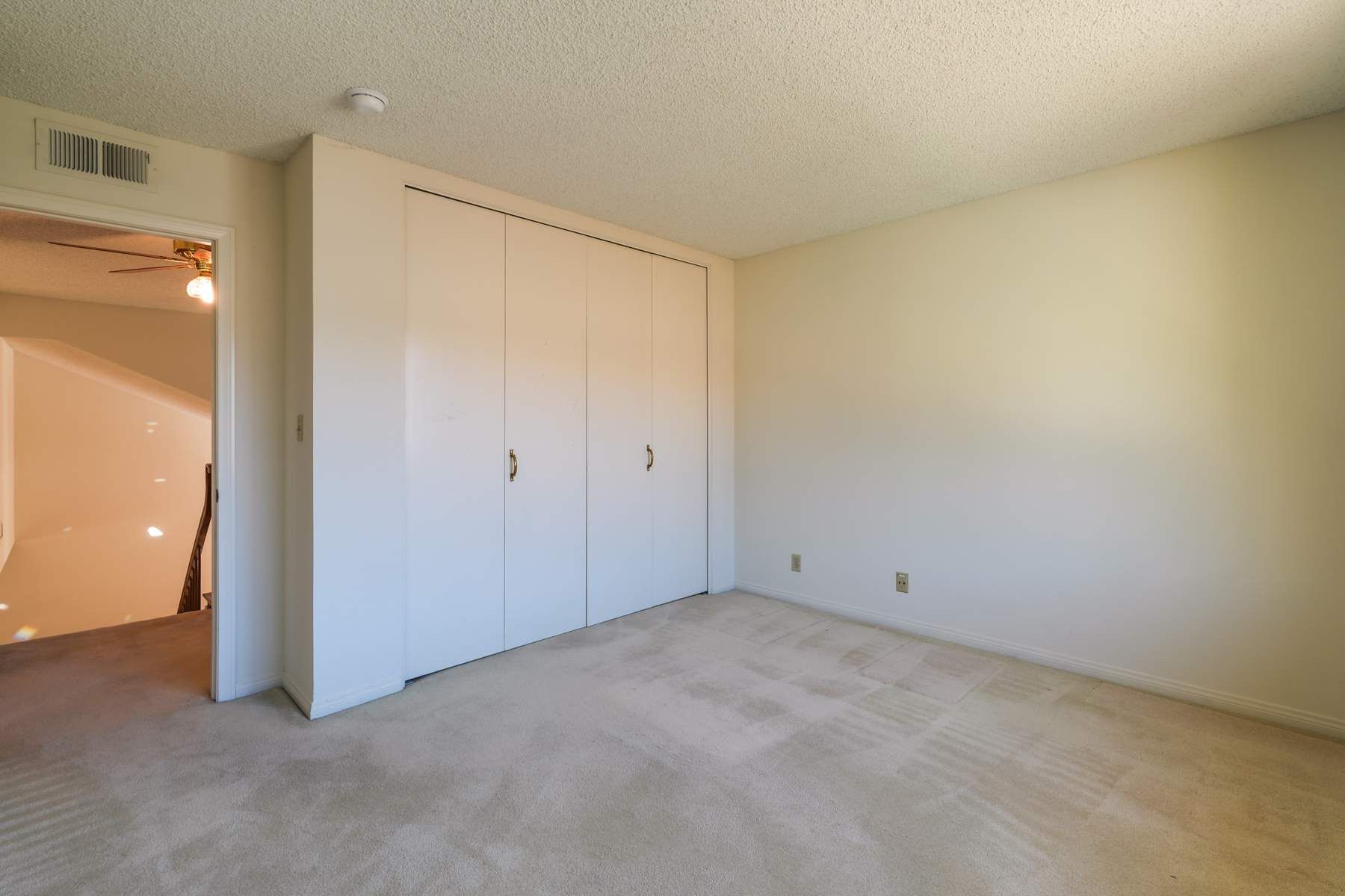  2440 Flintridge Drive - 物件實景