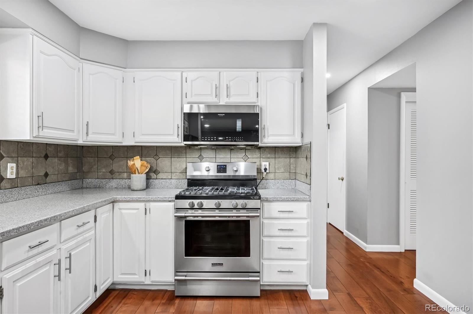 Denver, Colorado, 80227, United States, 5 Bedrooms Bedrooms, ,2 BathroomsBathrooms,Residential,For Sale,1897088