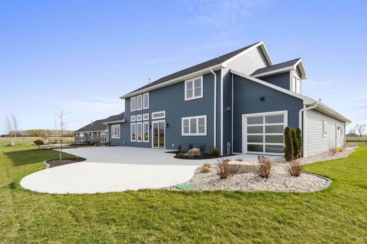 WRIGHTSTOWN, Wisconsin, 54180, United States, 4 Bedrooms Bedrooms, ,3 BathroomsBathrooms,Residential,For Sale,1721117