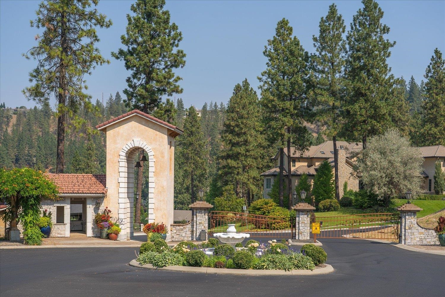 Spokane, Washington, 99223, United States, 6 Bedrooms Bedrooms, ,5 BathroomsBathrooms,Residential,For Sale,1943876