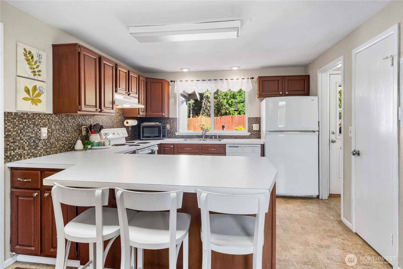 Puyallup, Washington, 98374, United States, 4 Bedrooms Bedrooms, ,2 BathroomsBathrooms,Residential,For Sale,1987950