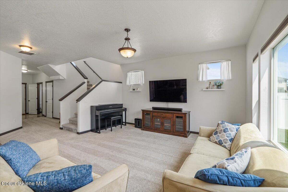 Post Falls, Idaho, 83854, United States, 4 Bedrooms Bedrooms, ,2 BathroomsBathrooms,Residential,For Sale,1969066