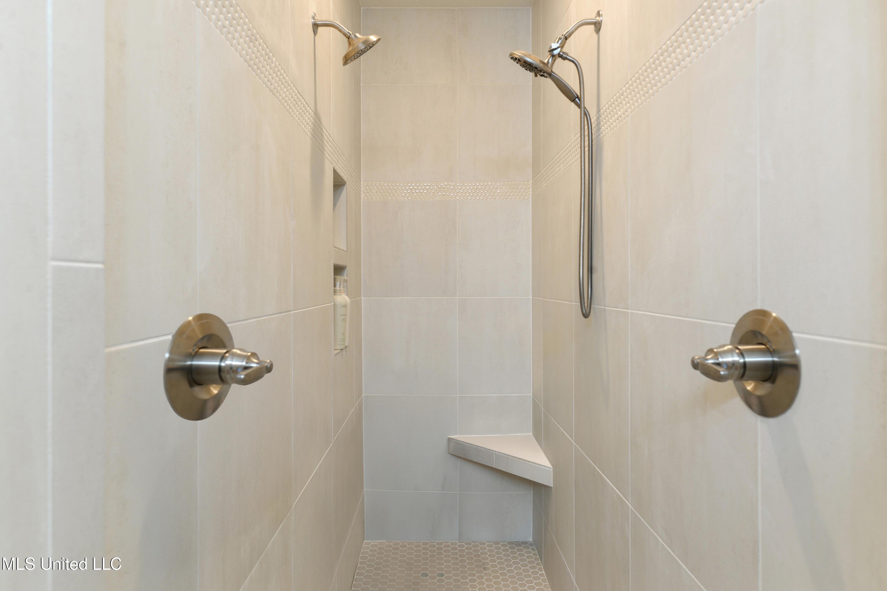 Gulfport, Mississippi, 39503, United States, 5 Bedrooms Bedrooms, ,3 BathroomsBathrooms,Residential,For Sale,1979883