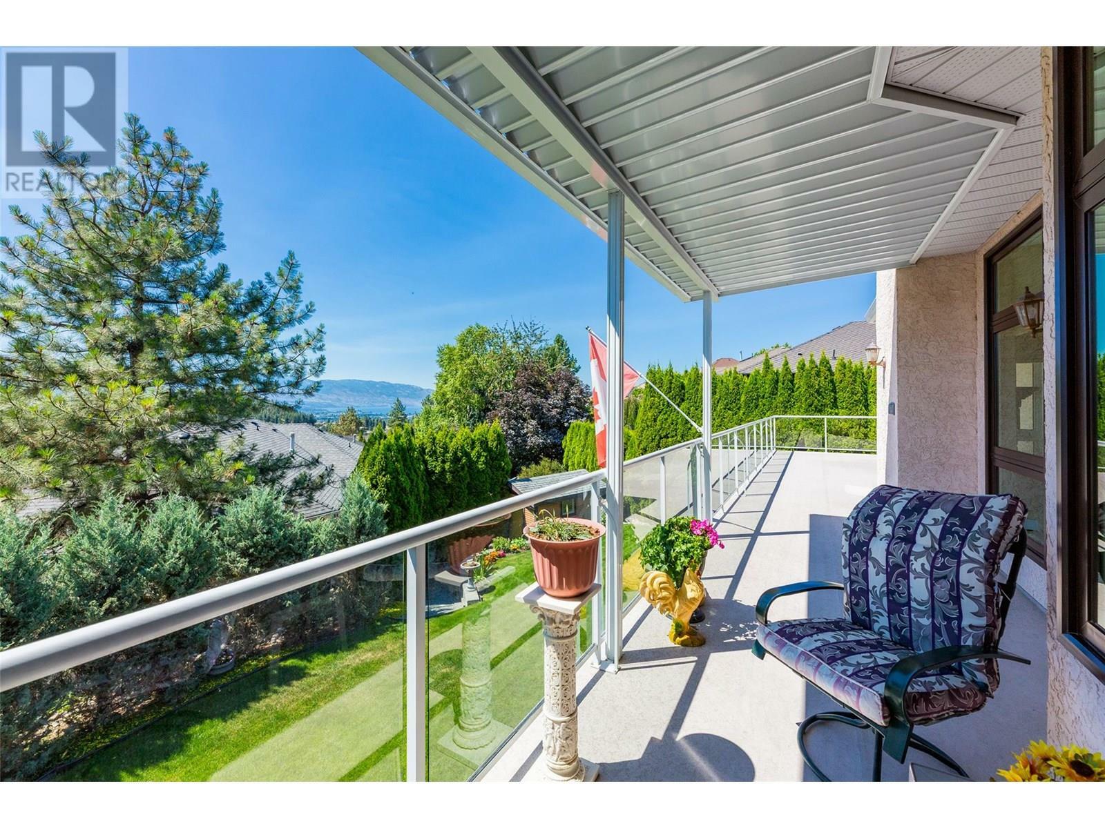 KELOWNA, British Columbia, V1V 1W2, CA, 4 Bedrooms Bedrooms, ,3 BathroomsBathrooms,Residential,For Sale,1882323