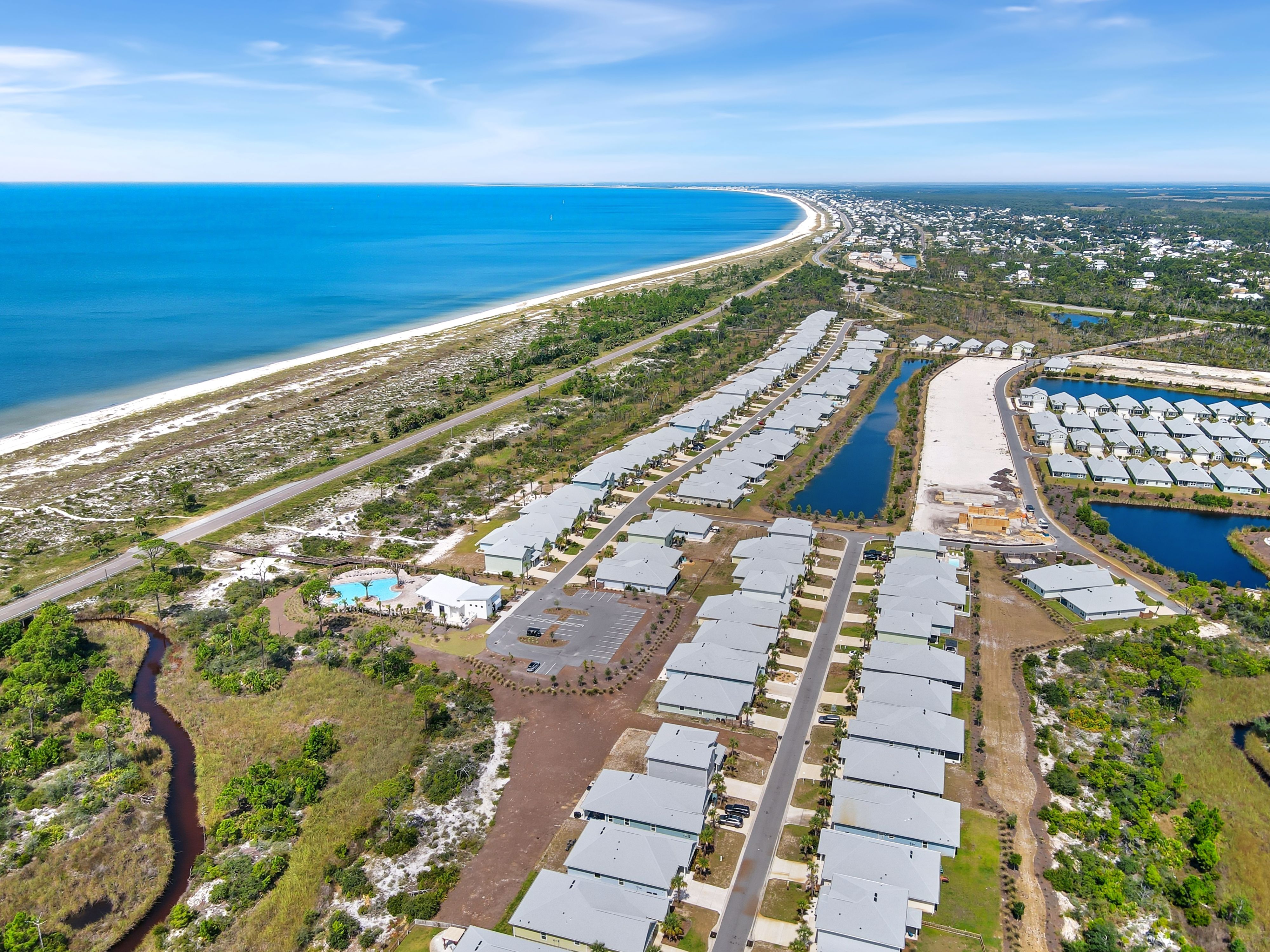  Coastal Retreat With Resort Amenities In WindMark Beach - 物件實景