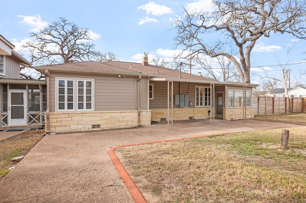 Fredericksburg, Texas, 78624, United States, 4 Bedrooms Bedrooms, ,4 BathroomsBathrooms,Residential,For Sale,2025844
