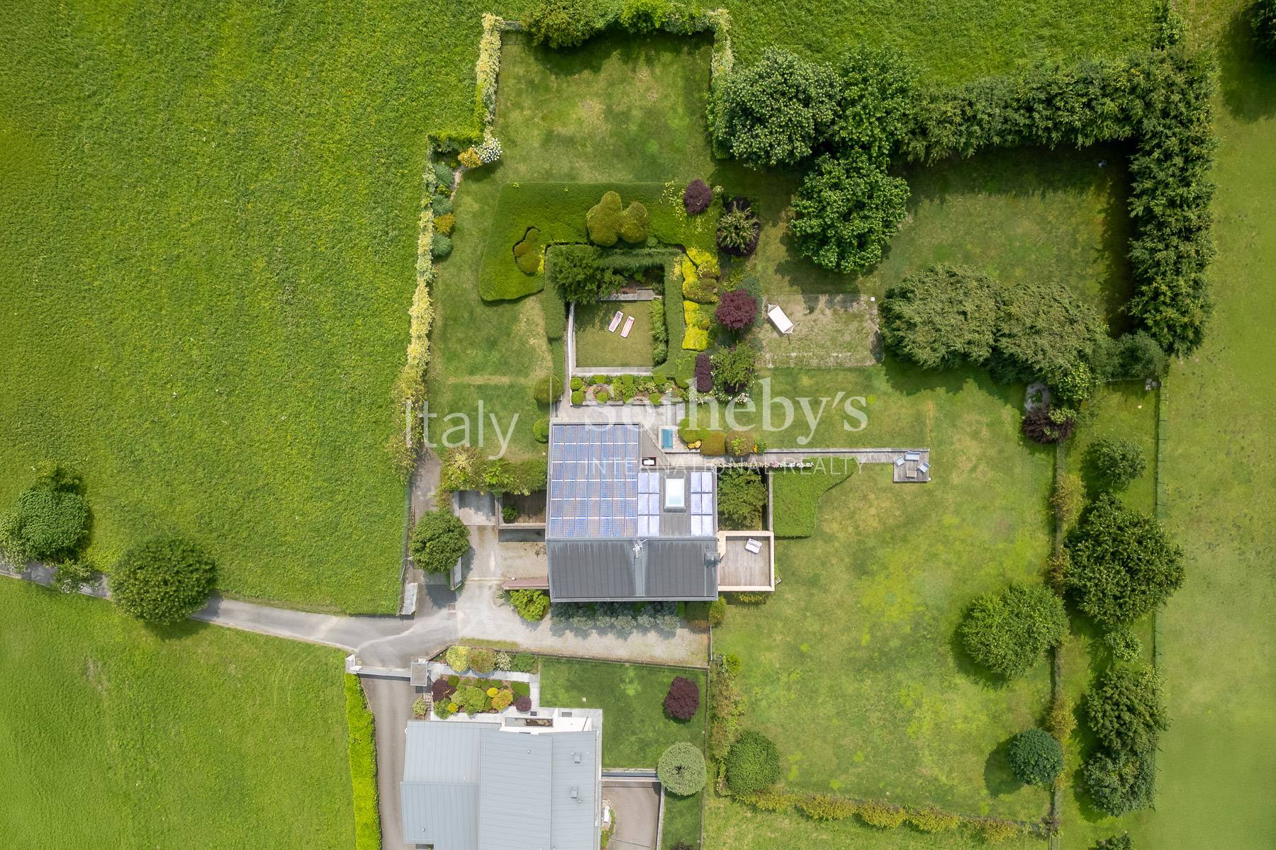  Prestigious villa with lake view and private park - 物件實景