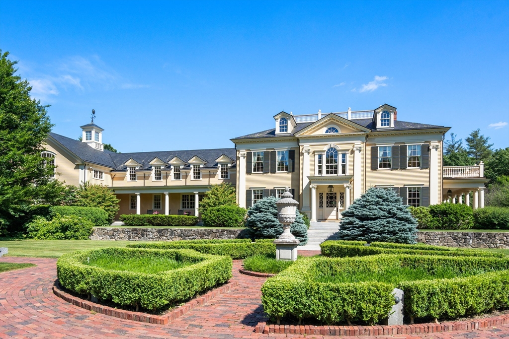 Concord, Massachusetts, 01742, United States, 6 Bedrooms Bedrooms, ,9 BathroomsBathrooms,Residential,For Sale,1794135