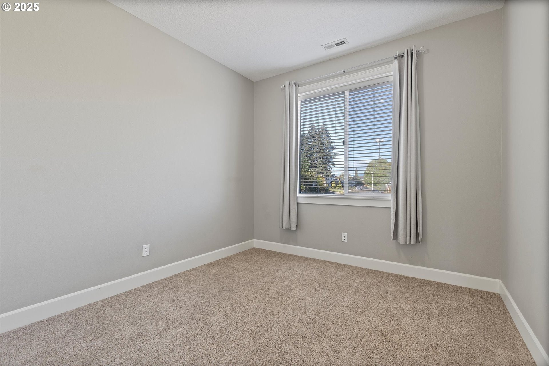 Yamhill, Oregon, 97148, United States, 3 Bedrooms Bedrooms, ,3 BathroomsBathrooms,Residential,For Sale,1926373