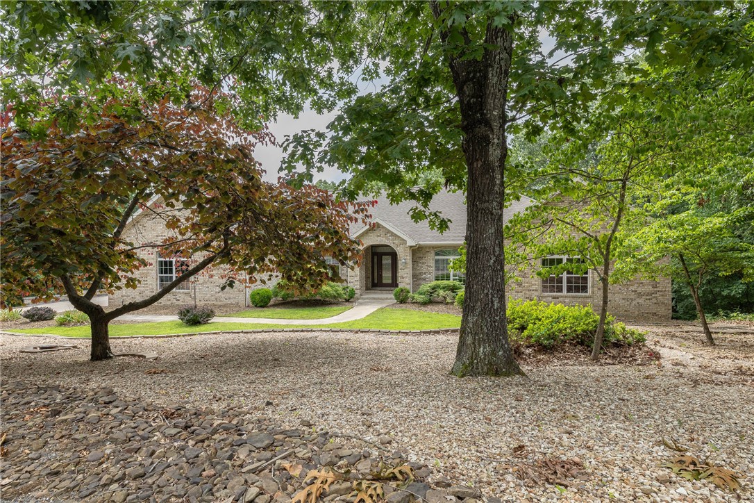 Bella Vista, Arkansas, 72715, United States, 3 Bedrooms Bedrooms, ,4 BathroomsBathrooms,Residential,For Sale,1941040