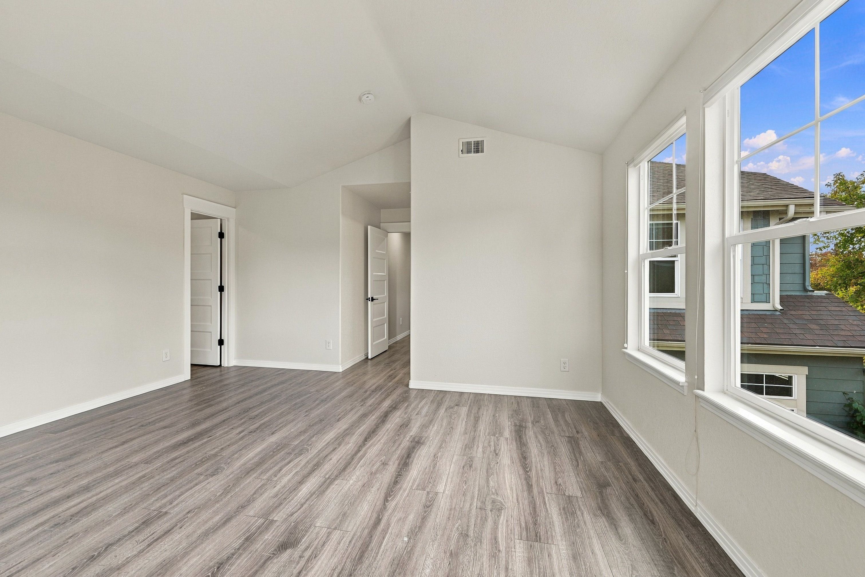  Beautifully updated and ideally located in desirable McKay Landing - 物件實景