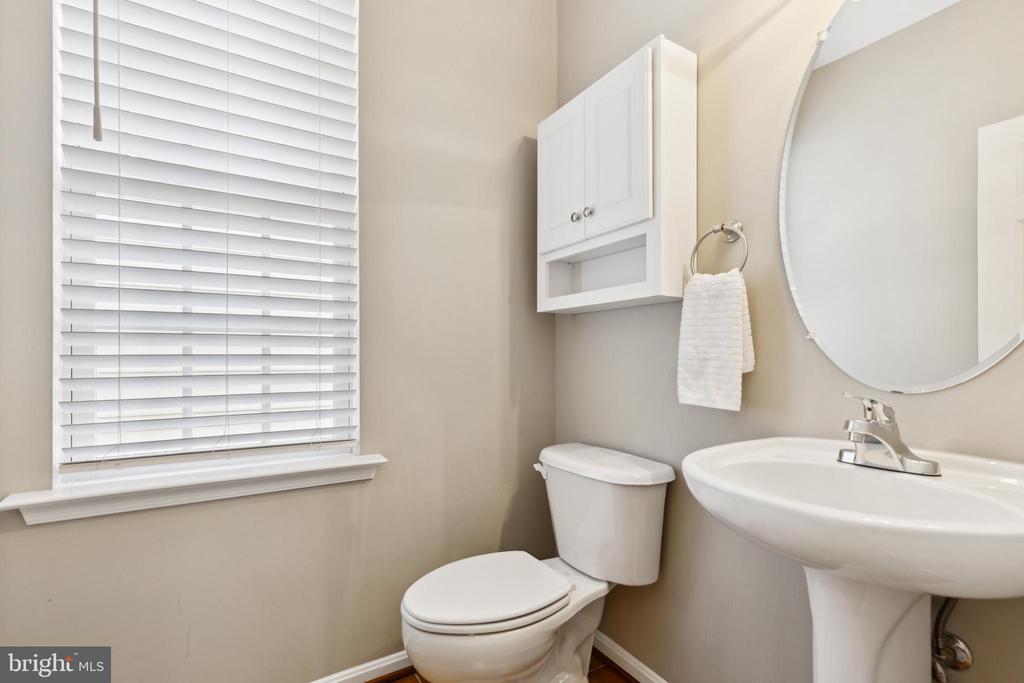 Aldie, Virginia, 20105, United States, 4 Bedrooms Bedrooms, ,4 BathroomsBathrooms,Residential,For Sale,1904270