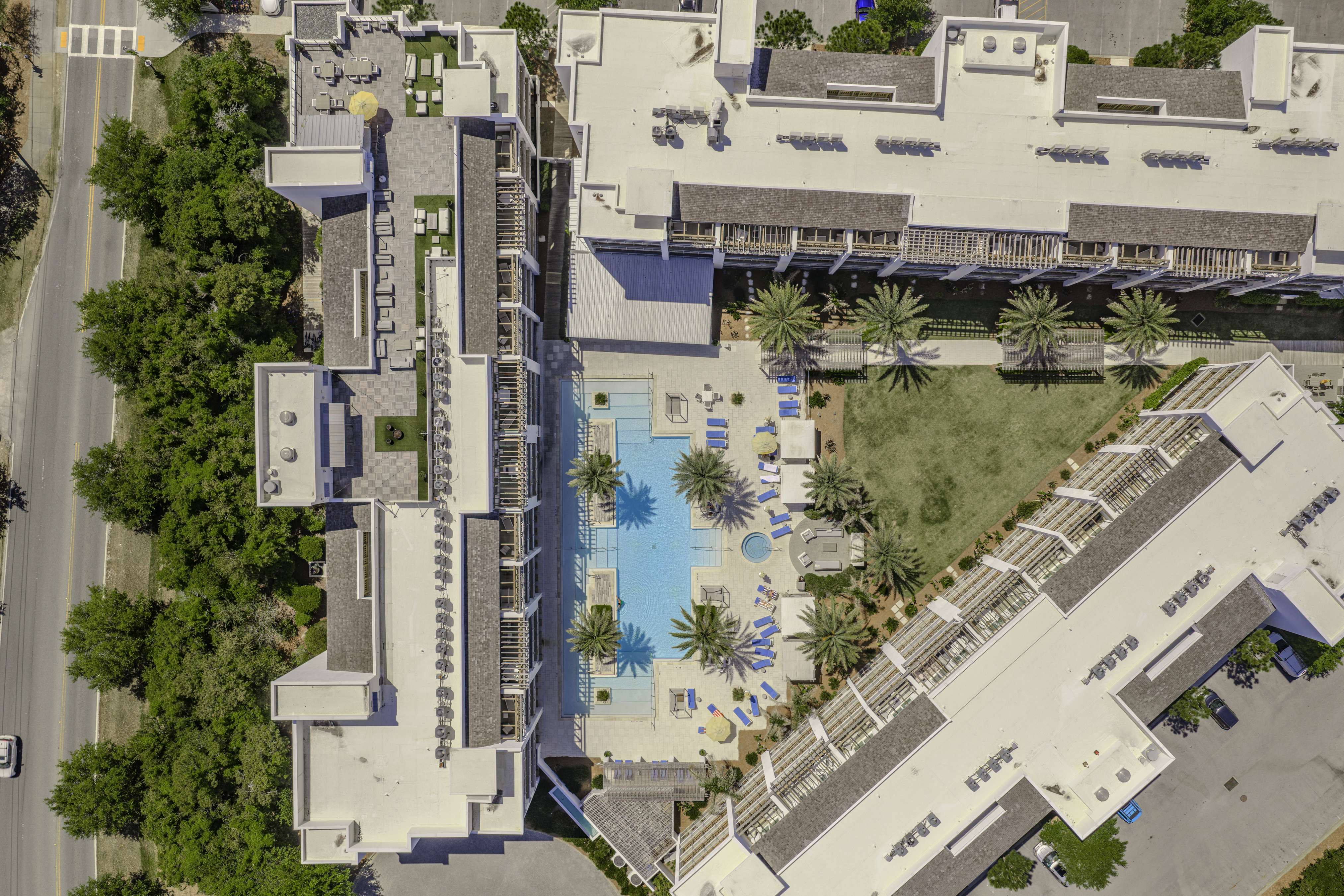  Elegant Resort Residence With Pool Views And Rooftop Lounge - 物件實景